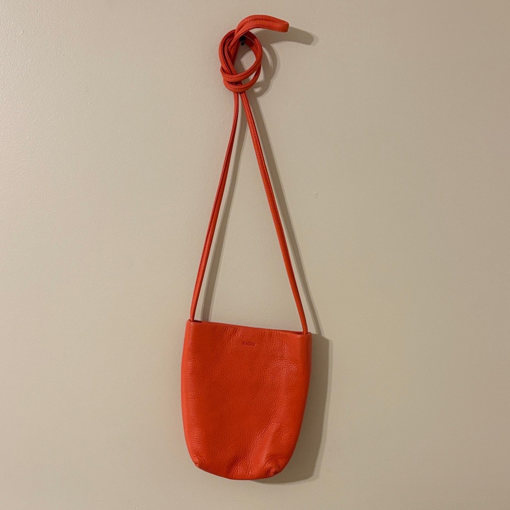 BAGGU Vibrant Orange Crossbody Bag